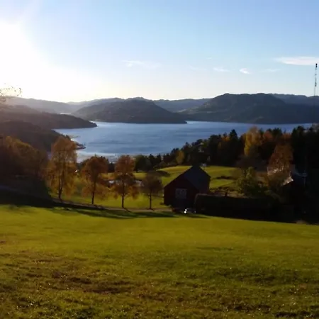 Leilighet Yttervik Gard *