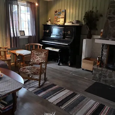 Leilighet Yttervik Gard